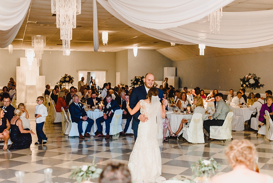 Wedding Day in Washington Illinois_1186.jpg