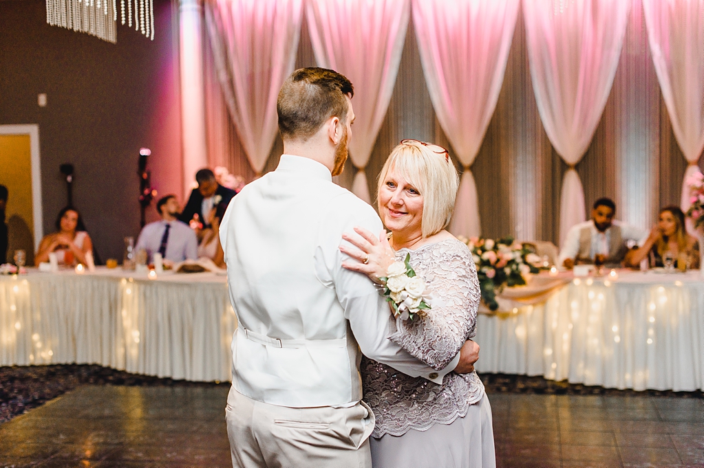 Wedding Day at Aberdeen Manor in Valparaiso Indiana_1715.jpg