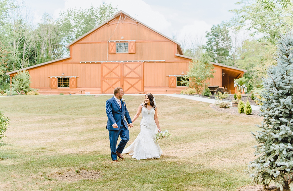 Wedding day at Hidden Hollow Farms in Crawfordsville Indiana_1518.jpg