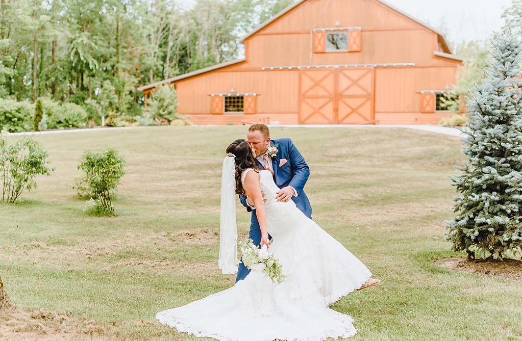 Wedding day at Hidden Hollow Farms in Crawfordsville Indiana_1519.jpg