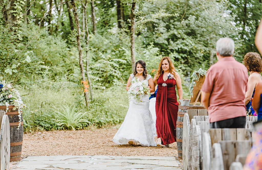 Wedding day at Hidden Hollow Farms in Crawfordsville Indiana_1542.jpg