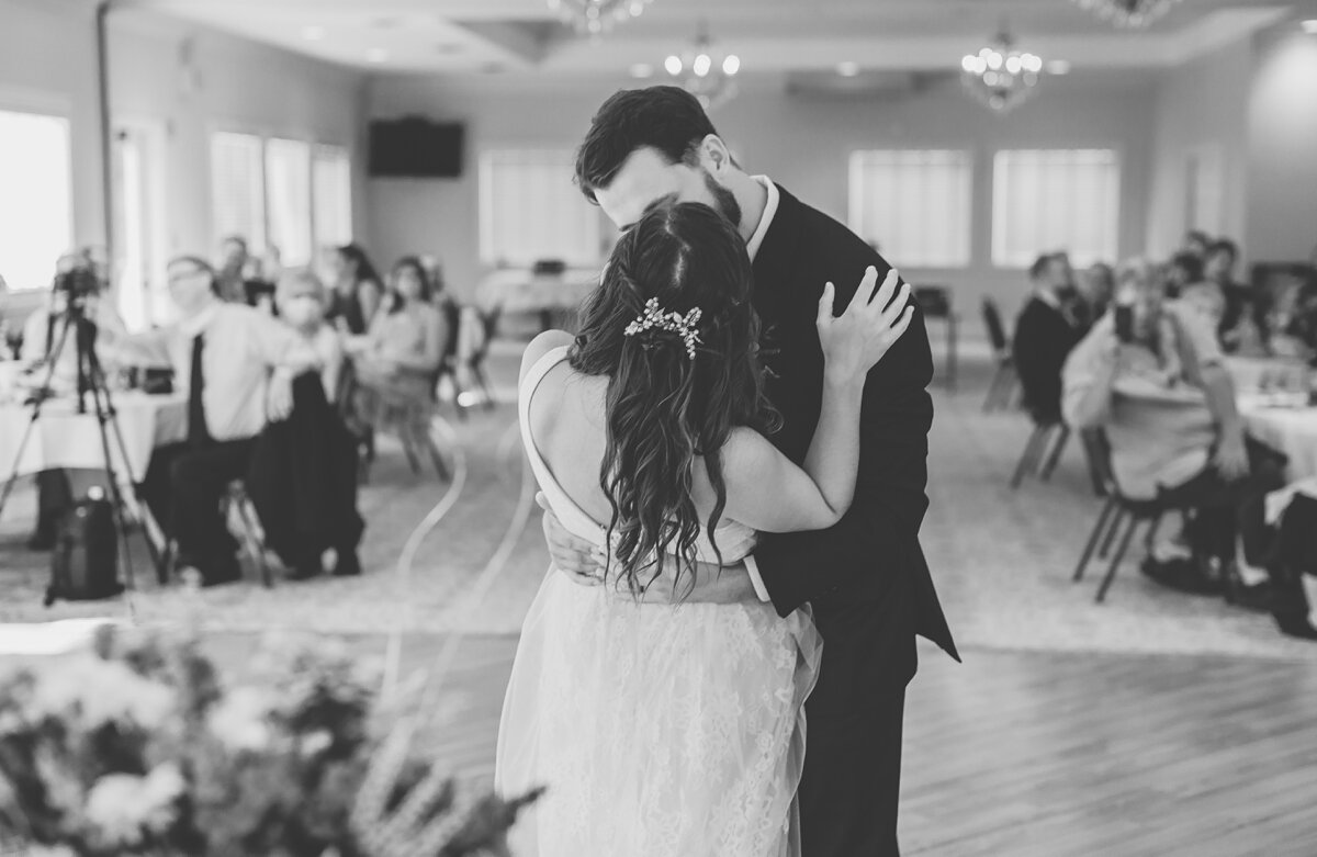 Indianapolis Wedding Photographer Wedding Day at Crawfordsville Country Club_1512.jpg